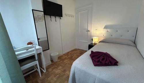 Single Room, Shared Bathroom
