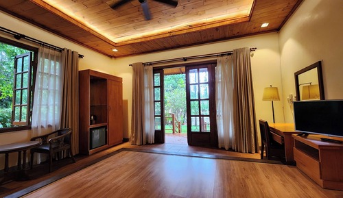 Deluxe Studio