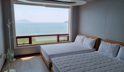 Family Room, Sea View