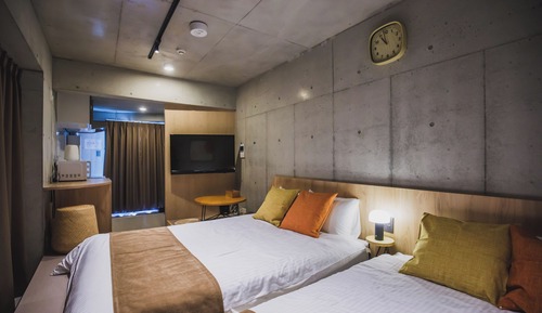 Basic Apartment, City View