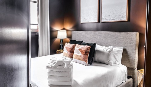 Standard Suite, 1 King Bed