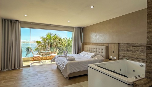 Superior Suite, Beach View