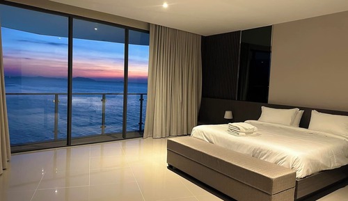 Exclusive suite corner sea view