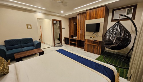 Luxury Suite, City View