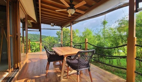 Deluxe Room, Lake View