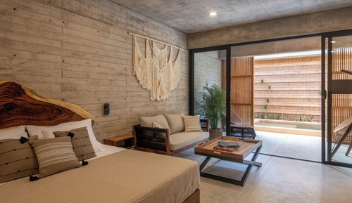 Superior Room, 1 King Bed, Pool View 1