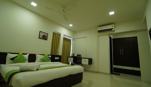 Deluxe Room, City View