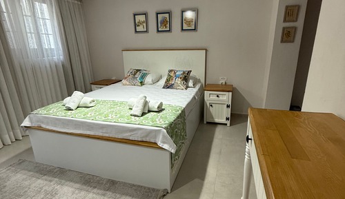 Apartment, Non Smoking, Pets Not Allowed