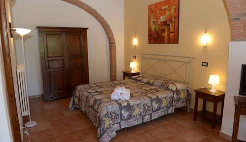 Basic Apartment, Garden View