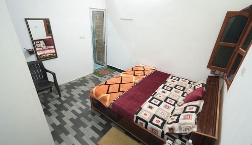 Economy Room