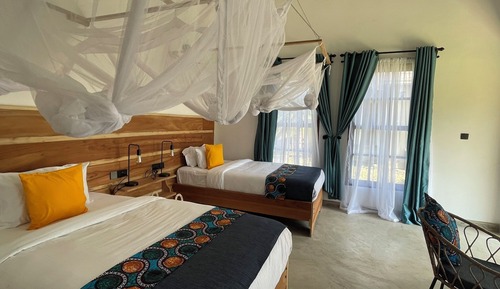 Twin Room, Lanai, Pool View (8)