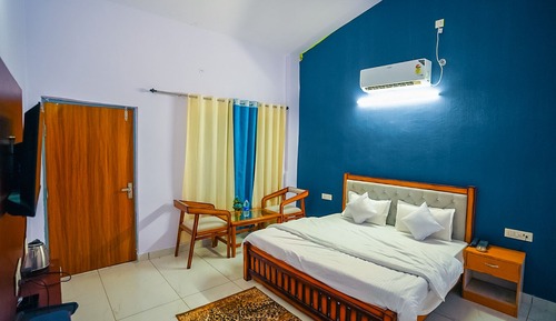 Deluxe Double Room, Patio, Garden View