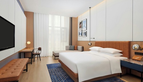 Executive Suite, 1 King Bed with Sofa bed, Garden View