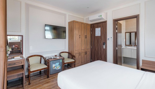 Junior Suite, Balcony, City View