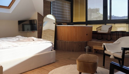 Luxury Suite, Balcony, River View