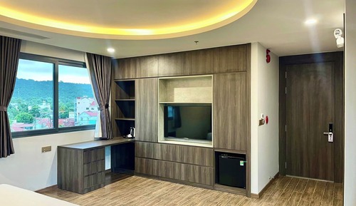 Luxury Double Room Single Use, Partial Ocean View