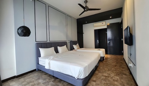 Superior Apartment, 3 Bedrooms, 2 Bathrooms, City View