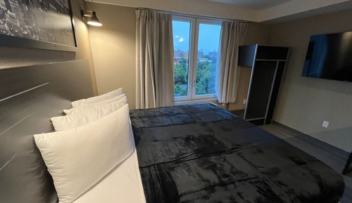 Standard Room, 1 Queen Bed