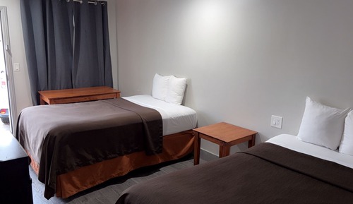 Room, 2 Queen Beds, Non Smoking, Kitchenette