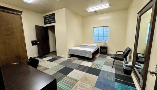 Basic Single Room, 1 Queen Bed, Non Smoking, Air conditioning