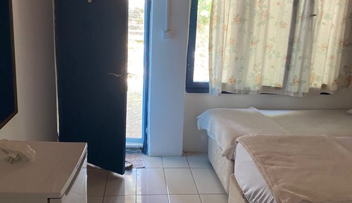 Basic Triple Room
