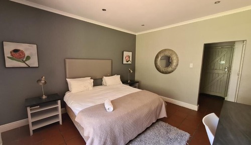 Basic Double Room, 1 Double Bed, Air conditioning, Mountain View