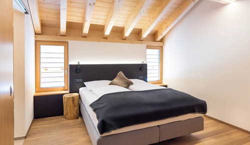 Apartment, 2 Bedrooms, Balcony, Mountain View