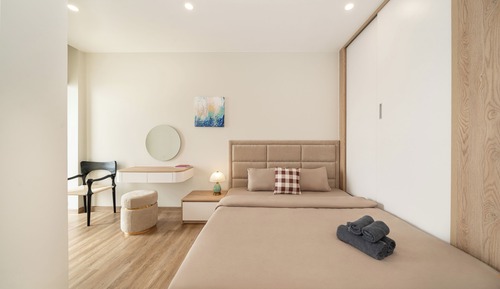 Luxury Apartment, 2 Bedrooms, Kitchen, Lake View