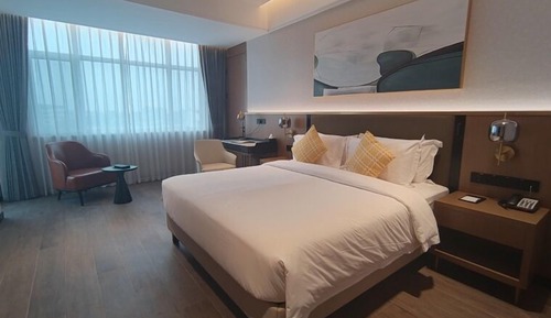 Standard Room, 1 King Bed