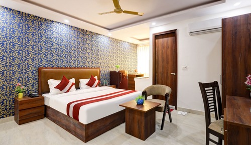 Deluxe Room with Kitchenette and Balcony