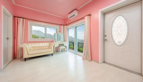 Basic Room, 1 Bedroom (Red (Windmill Building))