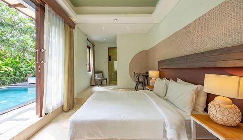 Deluxe Suite, Pool View