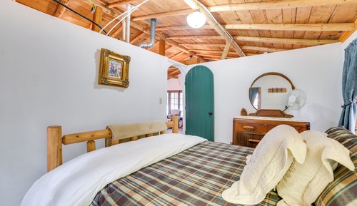 House (2 Bedrooms)