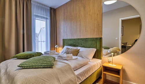 Apartment (226)