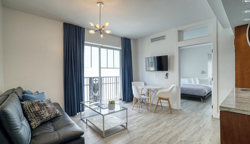 Deluxe Studio Suite, Partial Ocean View