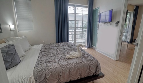Junior Studio Suite