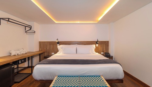 Luxury Suite, City View