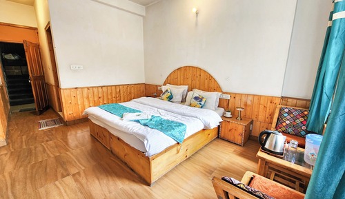 Deluxe Double Room, Balcony, Mountain View