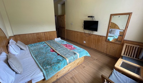 Standard Double Room, Balcony, Mountain View