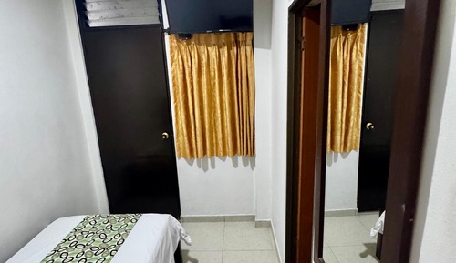 Economy Room