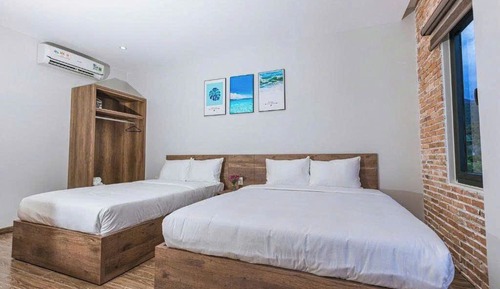 Premier Shared Dormitory, Balcony