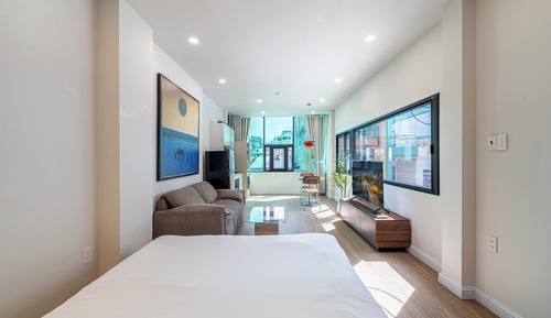 Signature Studio Suite, 1 King Bed with Sofa bed