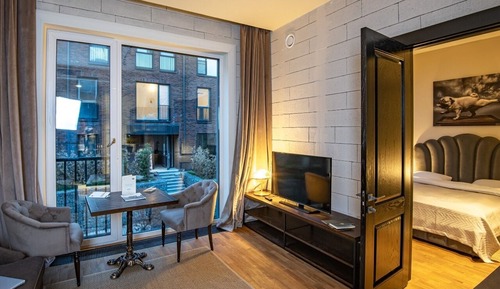 Junior Apartment