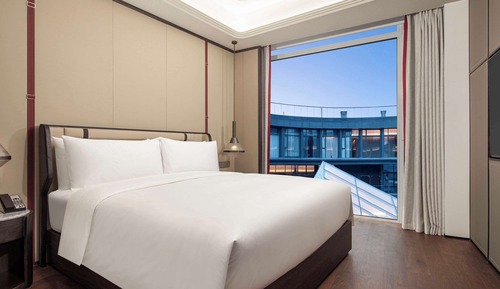 Superior Suite, 1 King Bed, Accessible