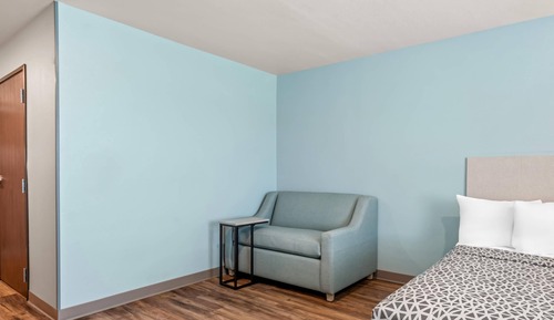Suite, 1 Queen Bed, Accessible Bathtub, Non Smoking