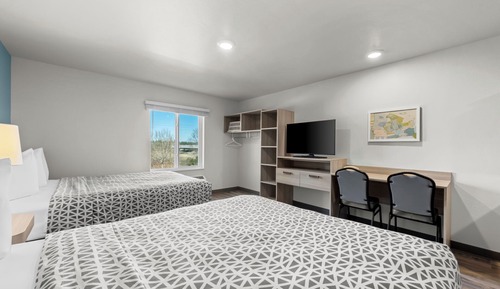 Suite, 2 Queen Beds, Accessible Bathtub, Non Smoking