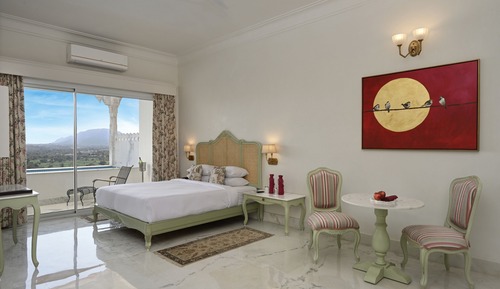 Superior Studio, Balcony, Mountain View