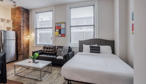 Deluxe Studio, 1 Queen Bed, Non Smoking