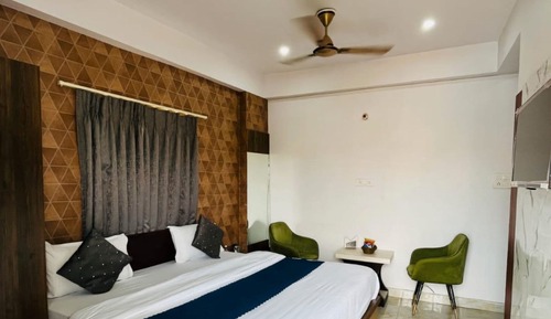 Deluxe Double Room, City View