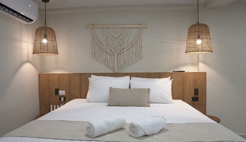 Superior Room, 1 King Bed, Beach View